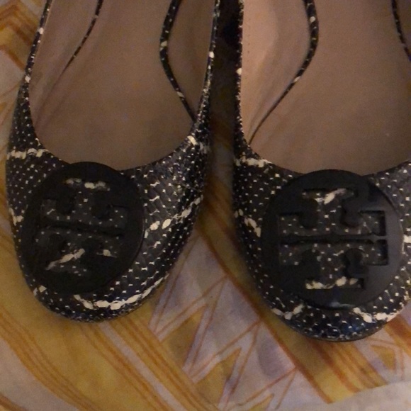 Tory Burch ballet flats Size 9 , blk and white print! - Picture 2 of 5